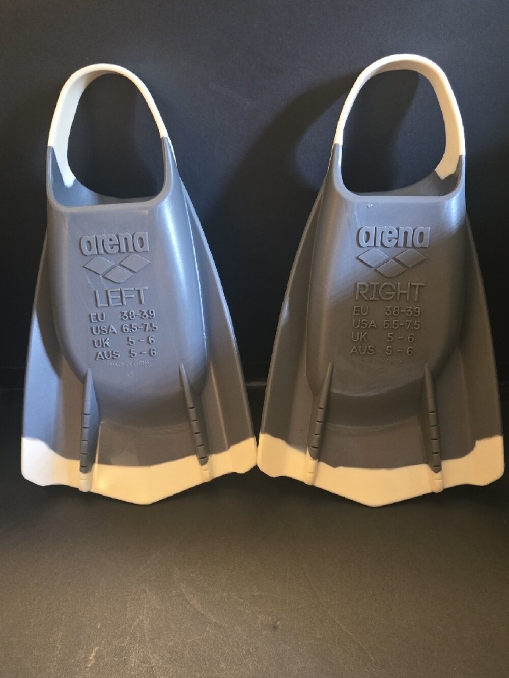 Arena Limited Edition Men's Short Training Swim Fins - Gray/White - Picture 3 of 16